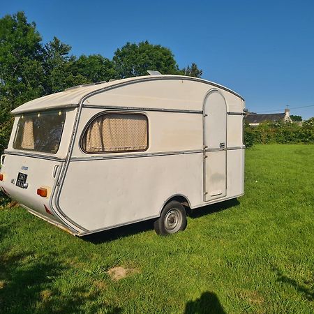 Camping A La Ferme - Hebergements Insolites Cerisy-la-Foret Exterior foto