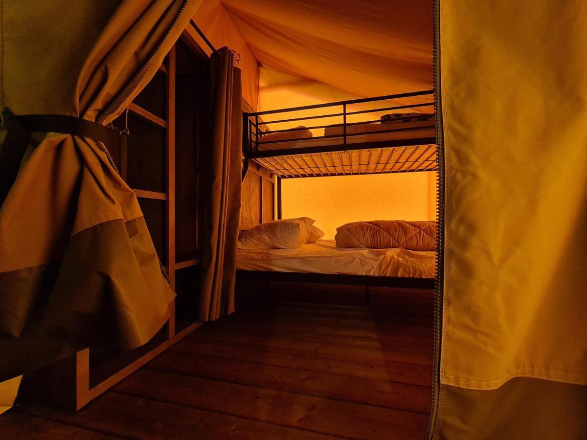 Camping A La Ferme - Hebergements Insolites Cerisy-la-Foret Exterior foto