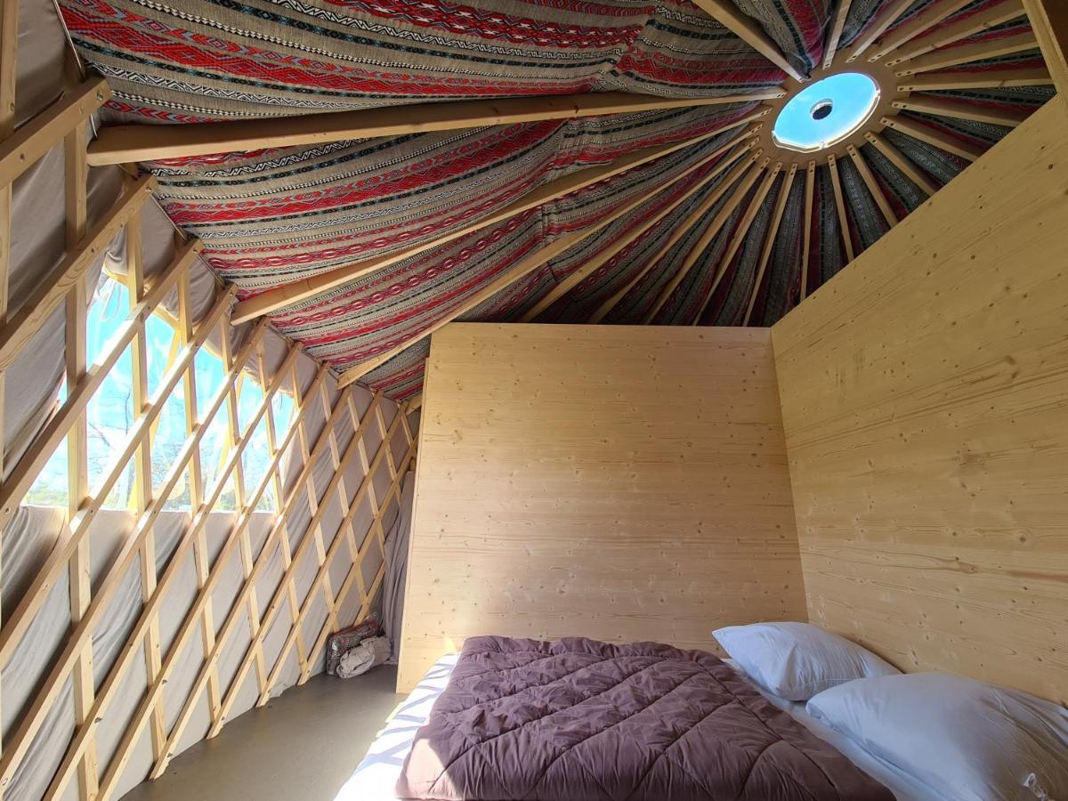 Camping A La Ferme - Hebergements Insolites Cerisy-la-Foret Exterior foto