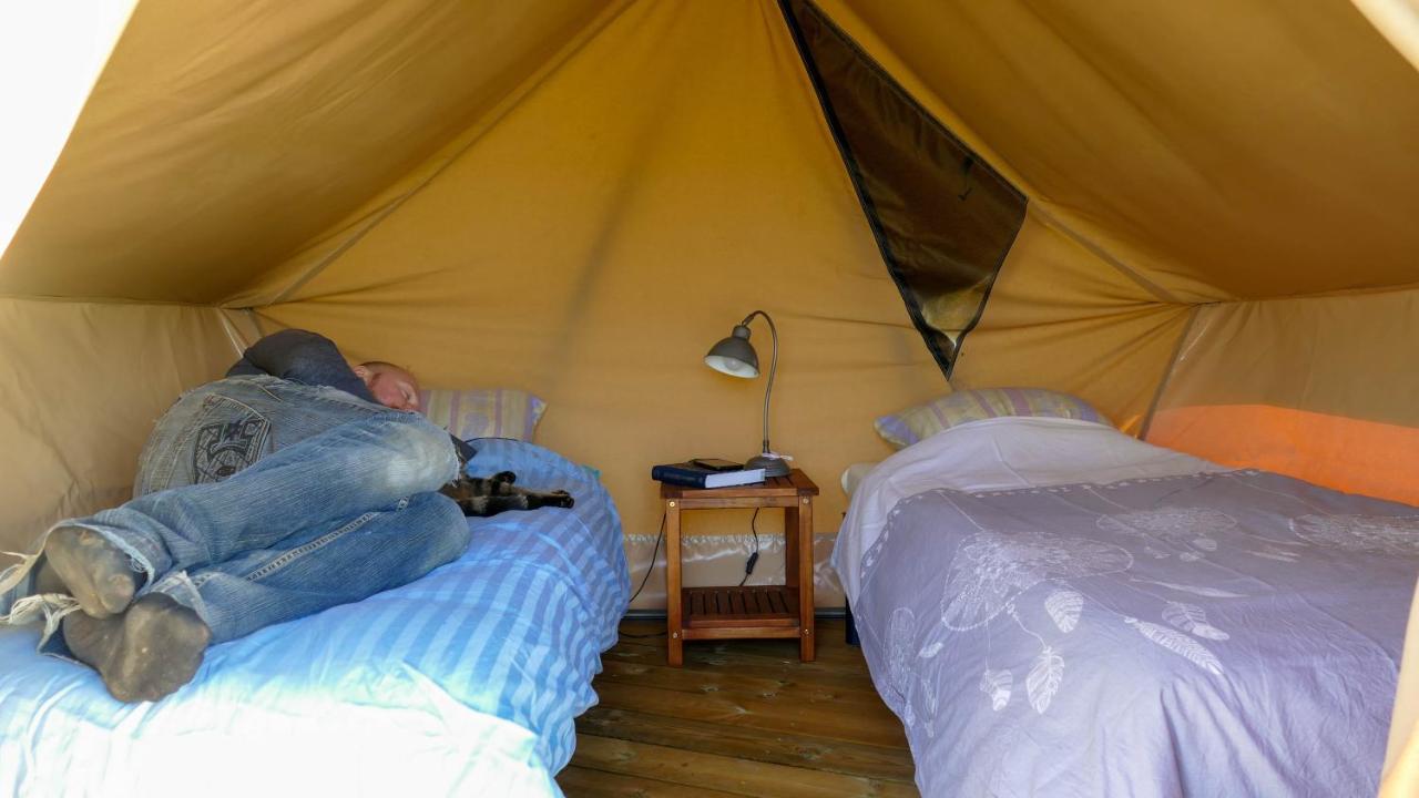 Camping A La Ferme - Hebergements Insolites Cerisy-la-Foret Exterior foto