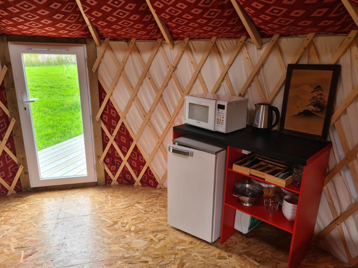 Camping A La Ferme - Hebergements Insolites Cerisy-la-Foret Exterior foto