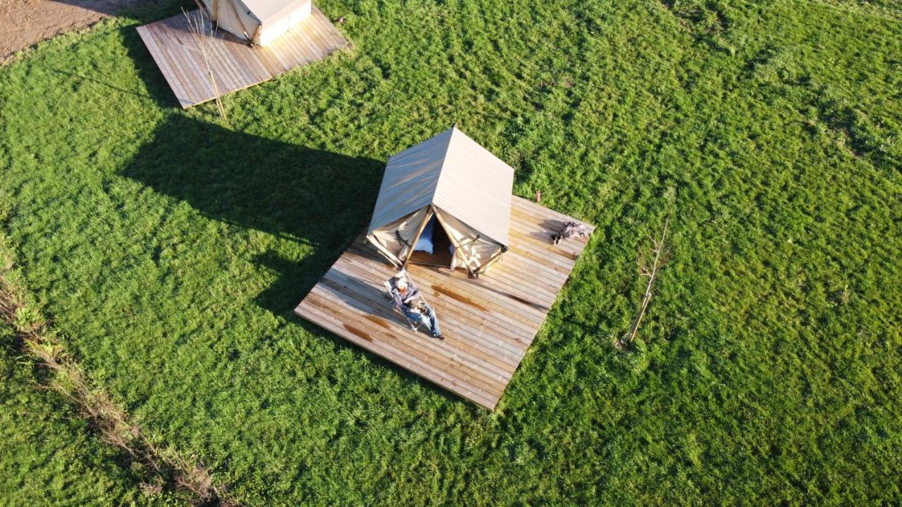 Camping A La Ferme - Hebergements Insolites Cerisy-la-Foret Exterior foto
