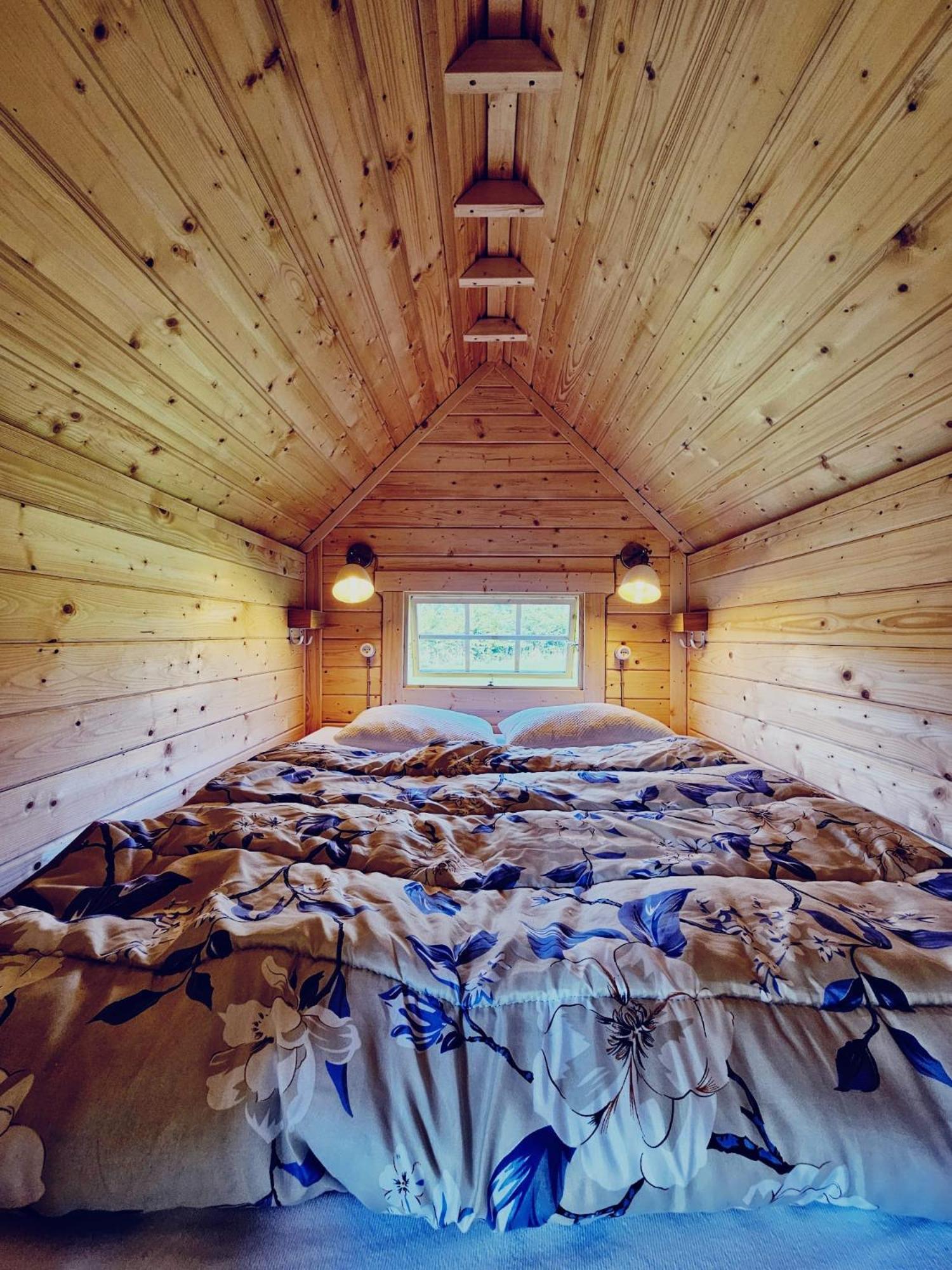 Camping A La Ferme - Hebergements Insolites Cerisy-la-Foret Exterior foto